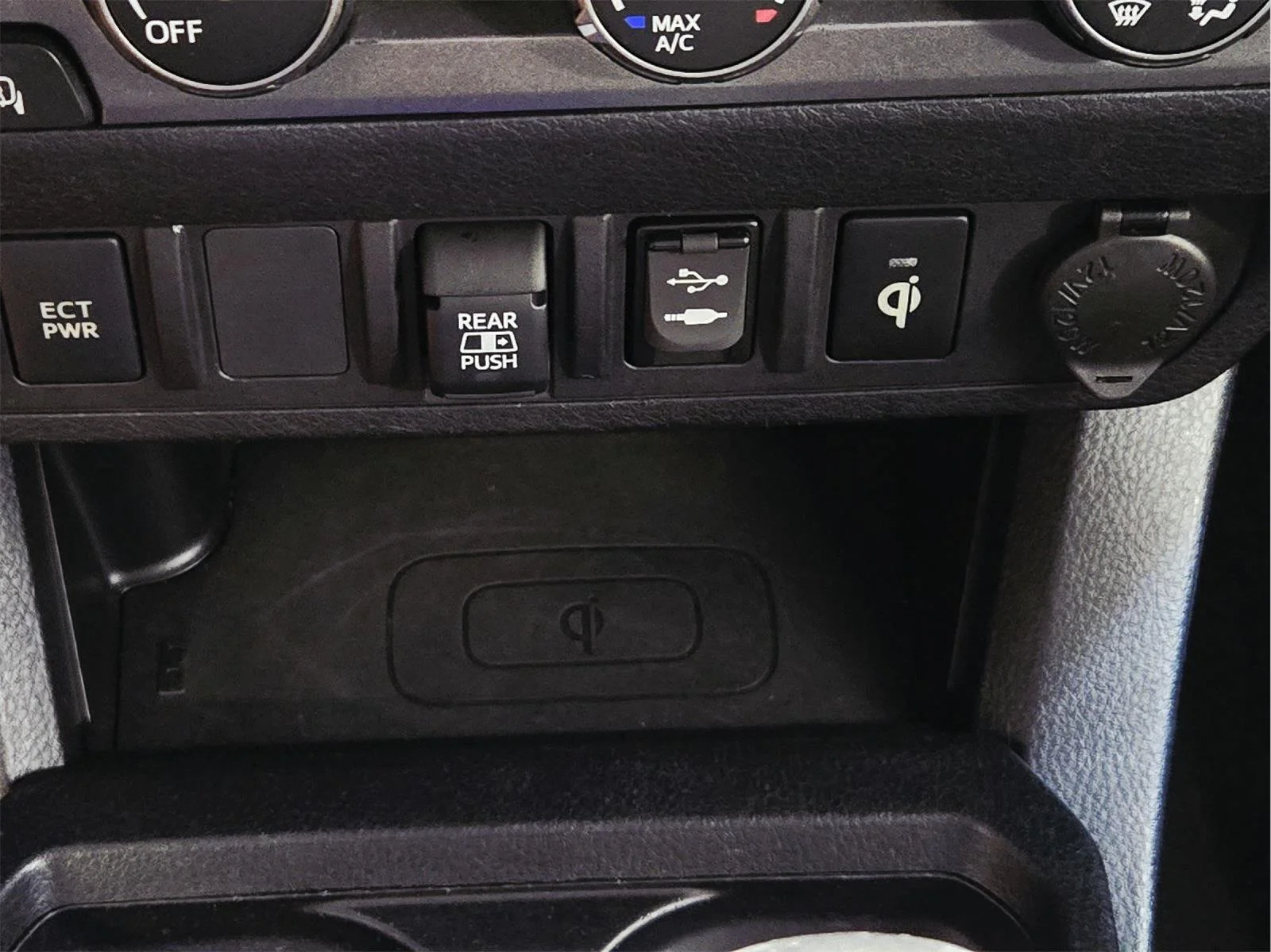 Used 2019 Super White Toyota TRD Off Road image 26