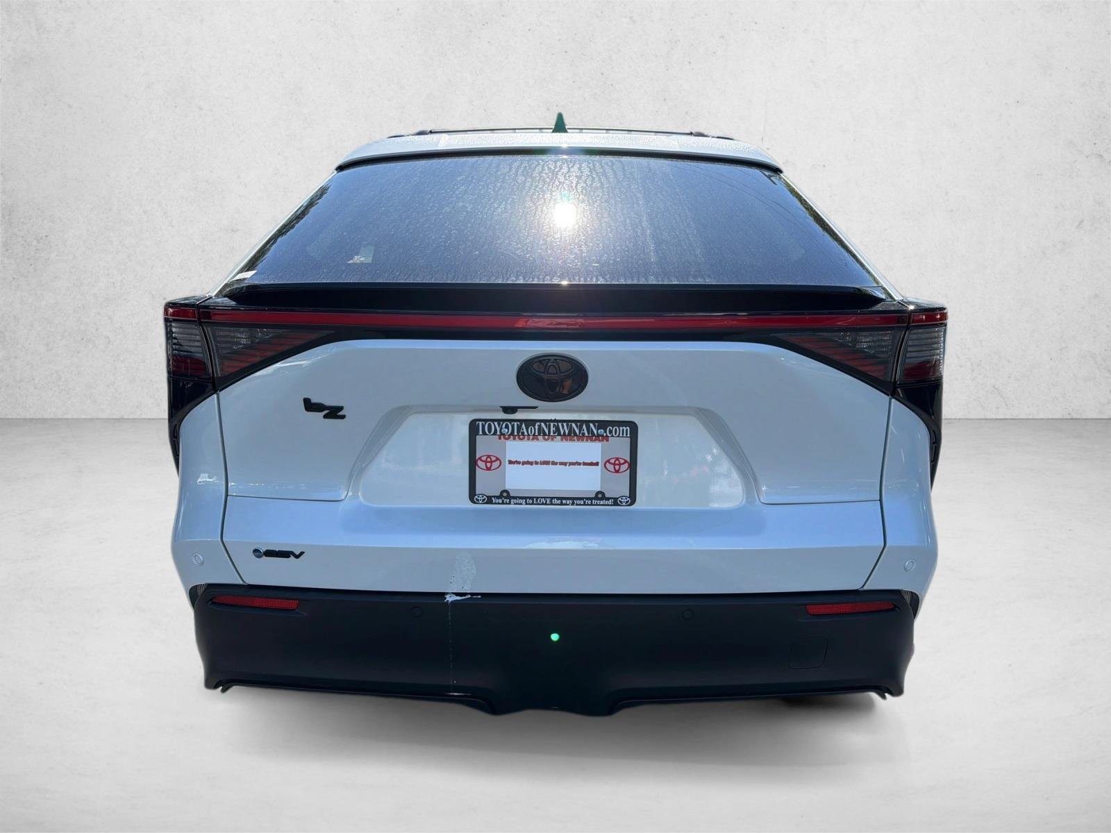 New 2026 Wind Chill Pearl Toyota XLE image 4