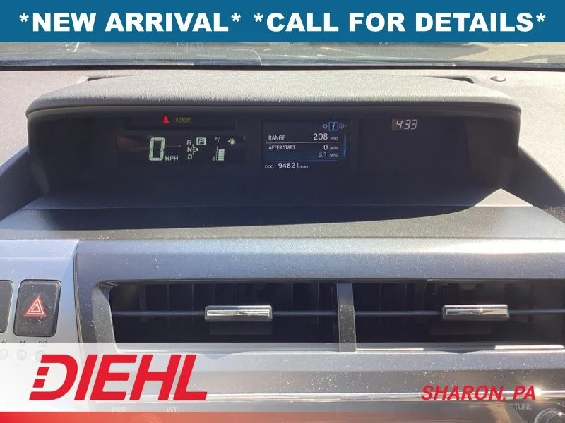 Used 2017  Toyota Four image 11
