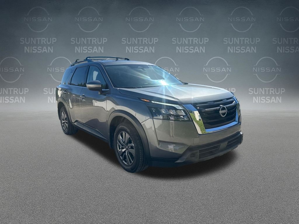 Used 2025 Gray Nissan SV image 9