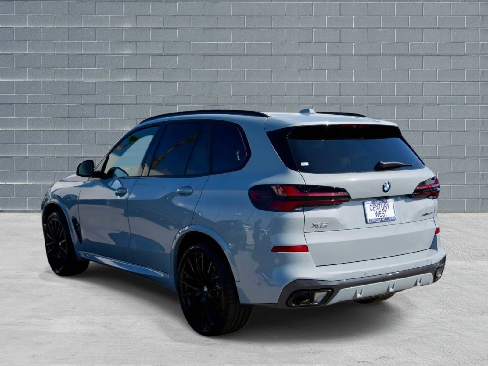 New 2026 Brooklyn Grey Metallic BMW sDrive40i image 3