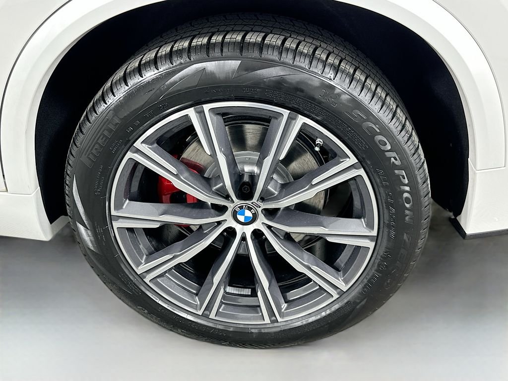 New 2026 Mineral White Metallic BMW xDrive40i image 23
