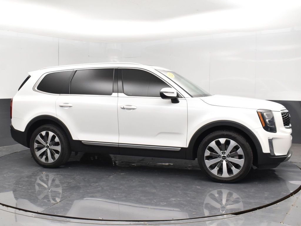 Used 2021 White Kia EX image 9