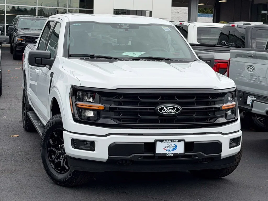 New 2026 Oxford White Ford XLT image 1