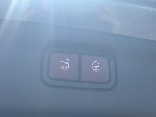 Used 2023 Gray Mercedes-Benz C 300 image 9