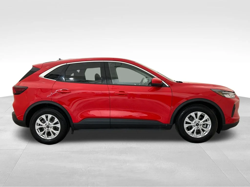Used 2024 Red Ford Active image 6