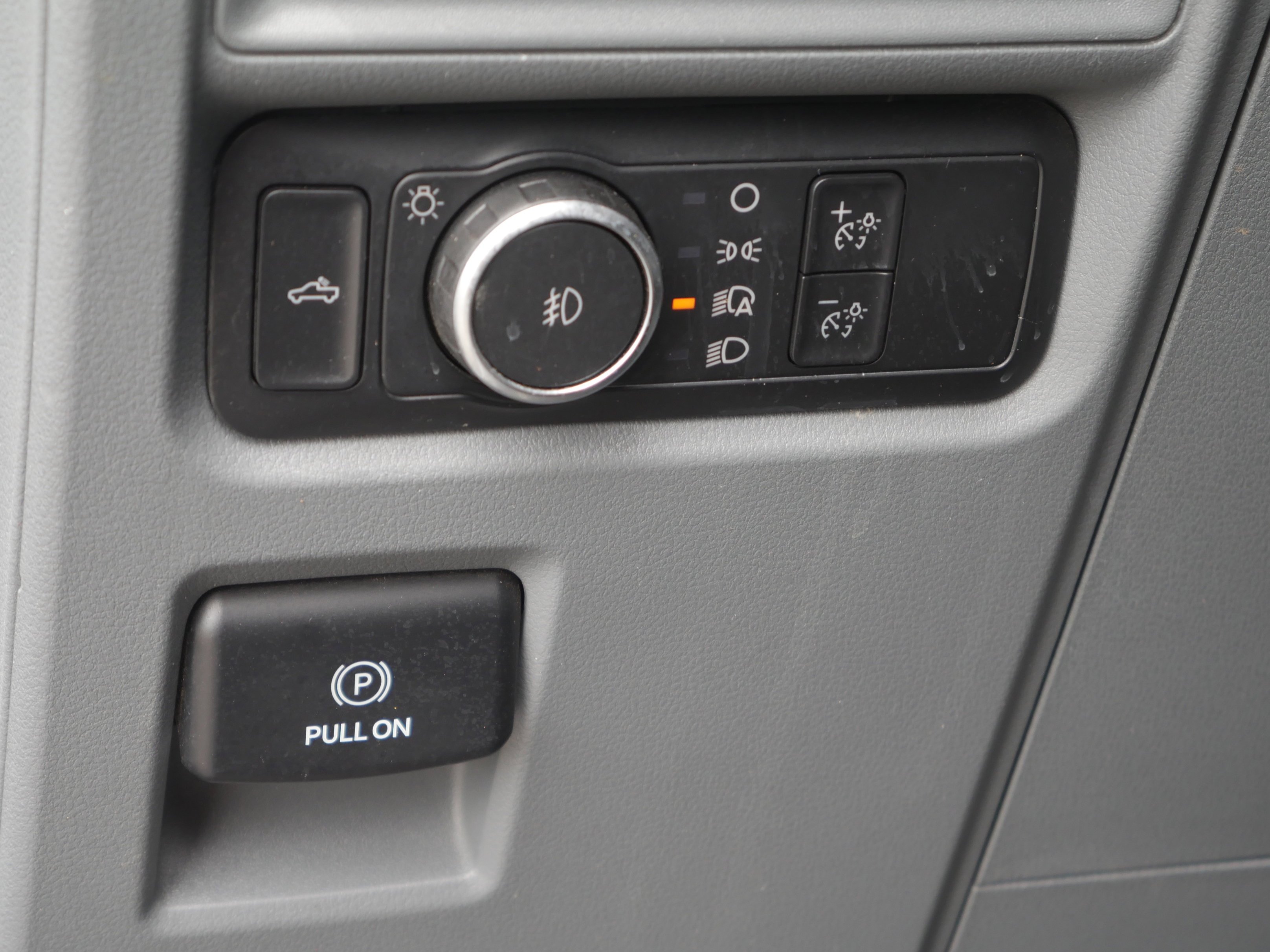 Used 2022 Iconic Silver Metallic Ford XLT image 5