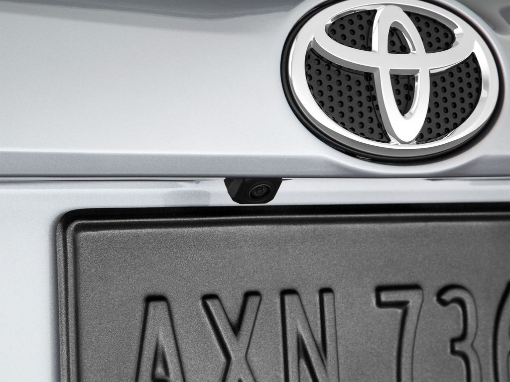 Used 2018 Silver Toyota LE image 60