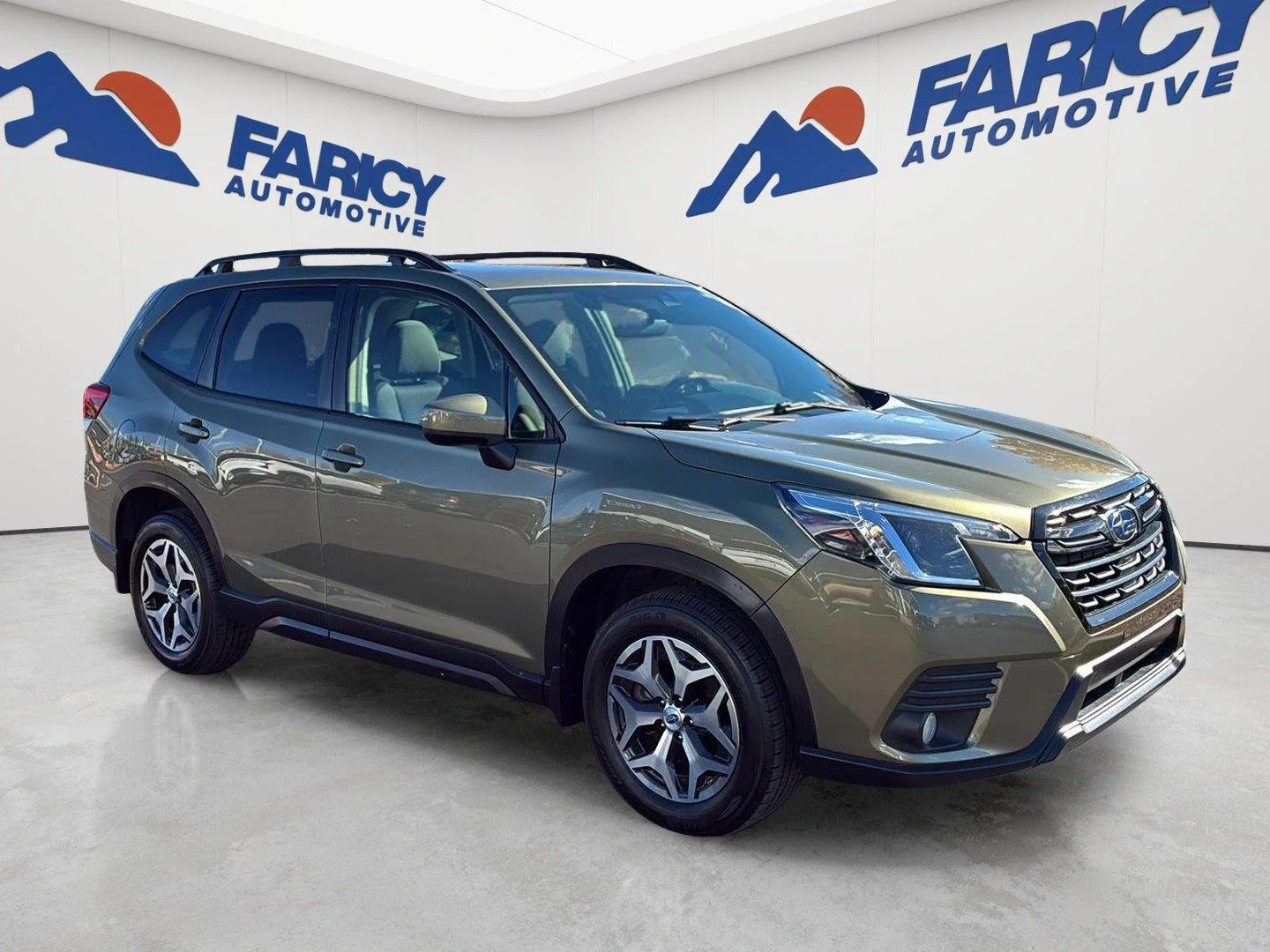 Used 2023 Autumn Green Metallic Subaru Premium image 4