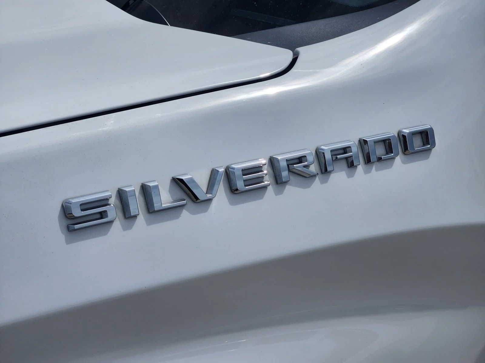 Used 2023 White Chevrolet LT image 10