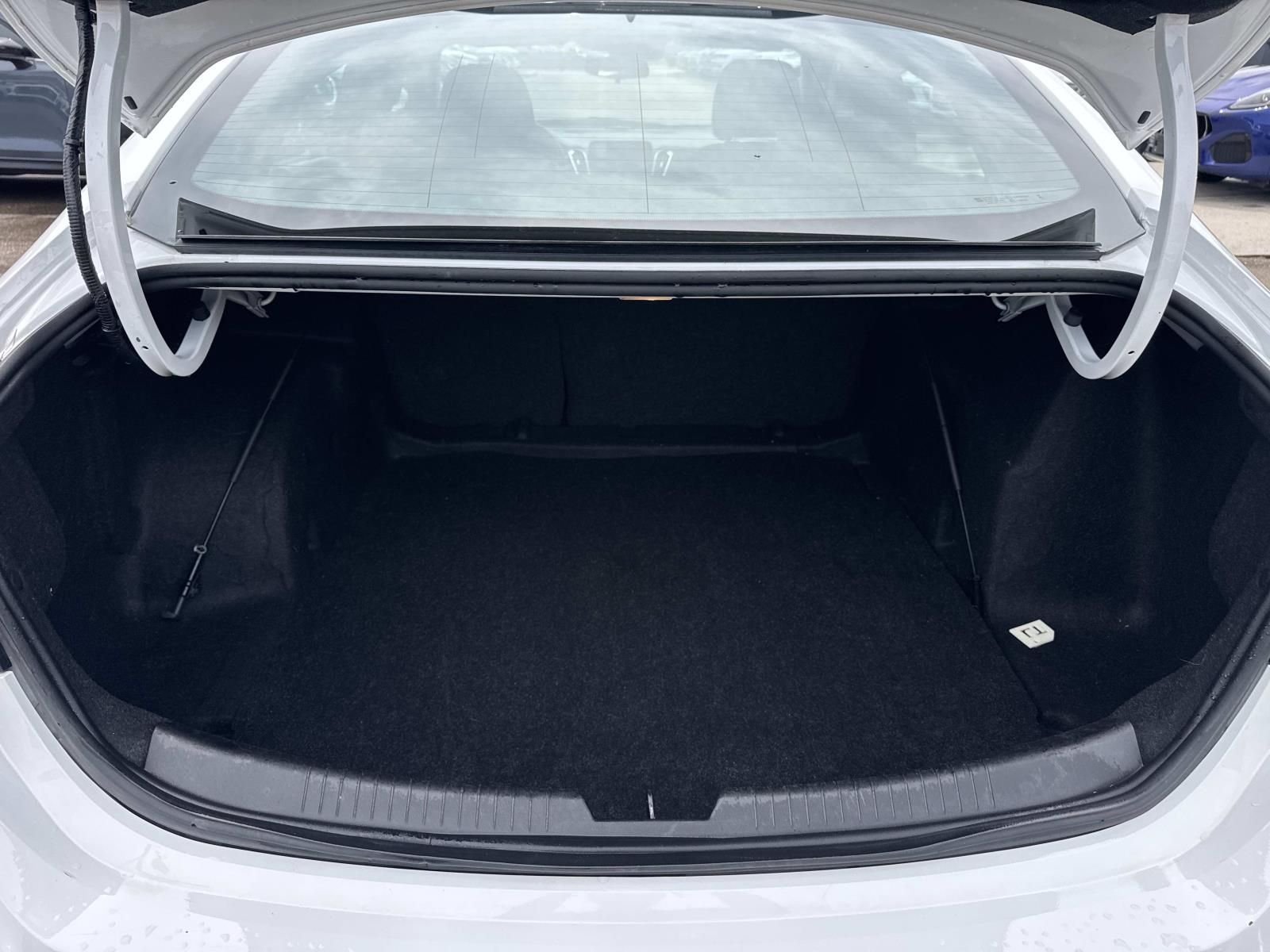 Used 2025 White Chevrolet LT image 9