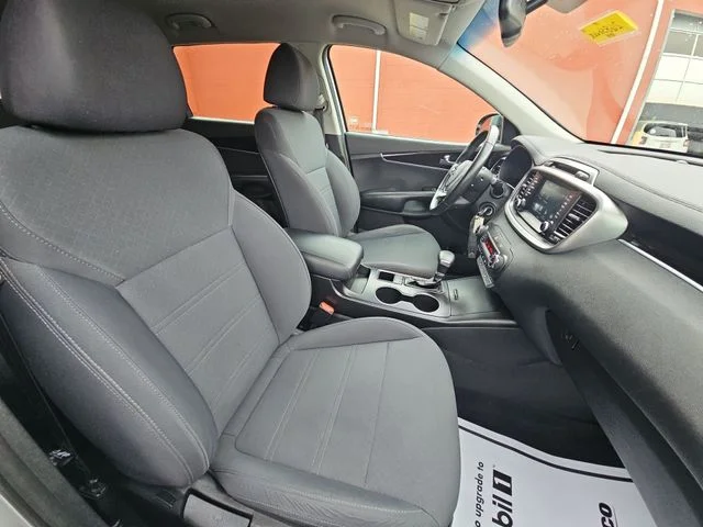 Used 2019 Silver Kia LX image 31