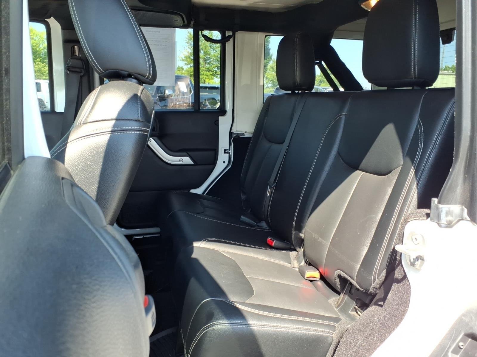 Used 2017 Bright White Clearcoat Jeep Rubicon image 23