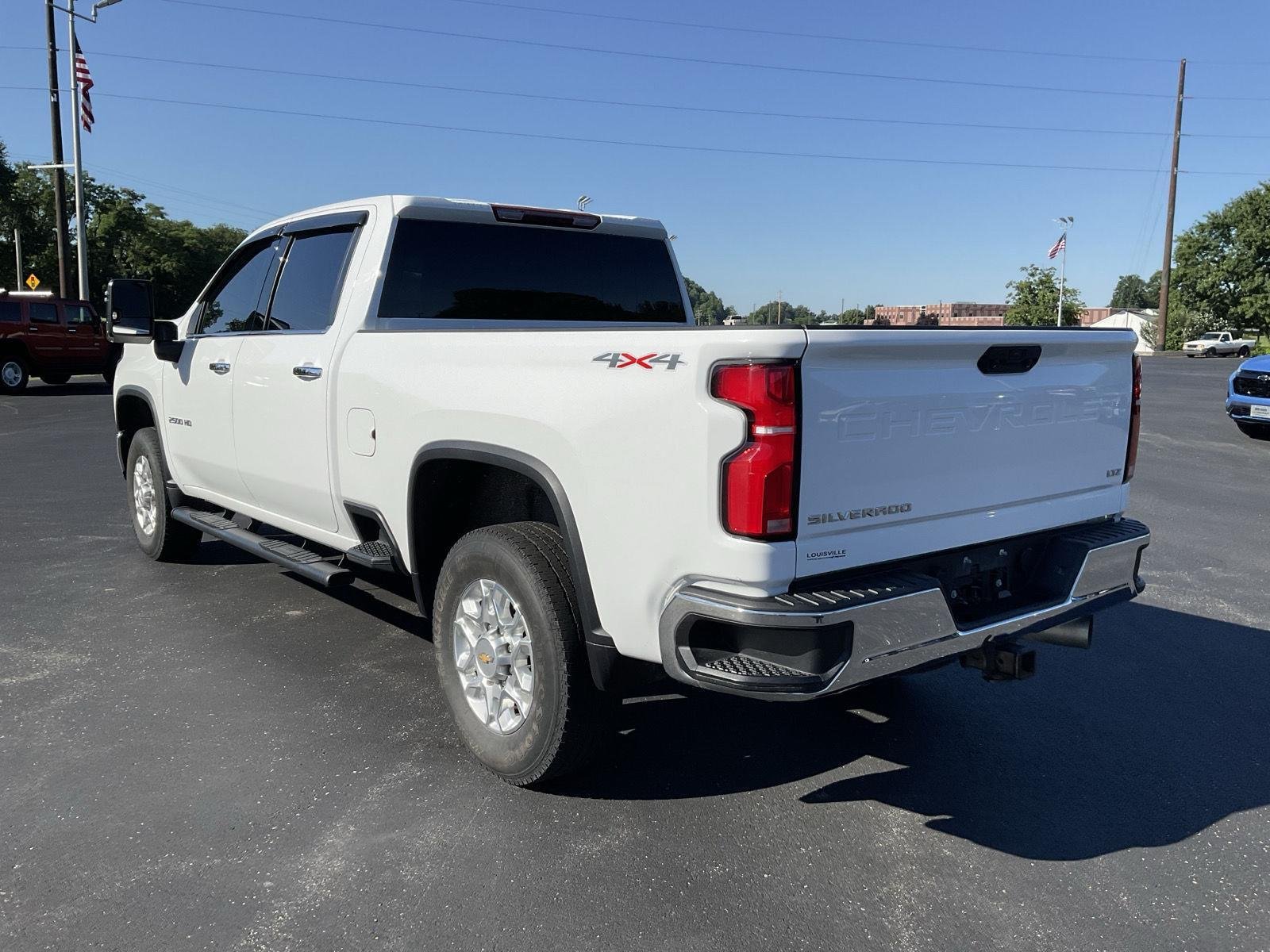 Used 2024  CHEVROLET TRUCK image 8