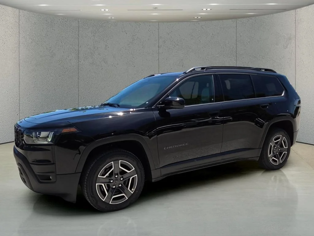 New 2026 Diamond Black Crystal Pearlcoat Jeep Laredo image 10