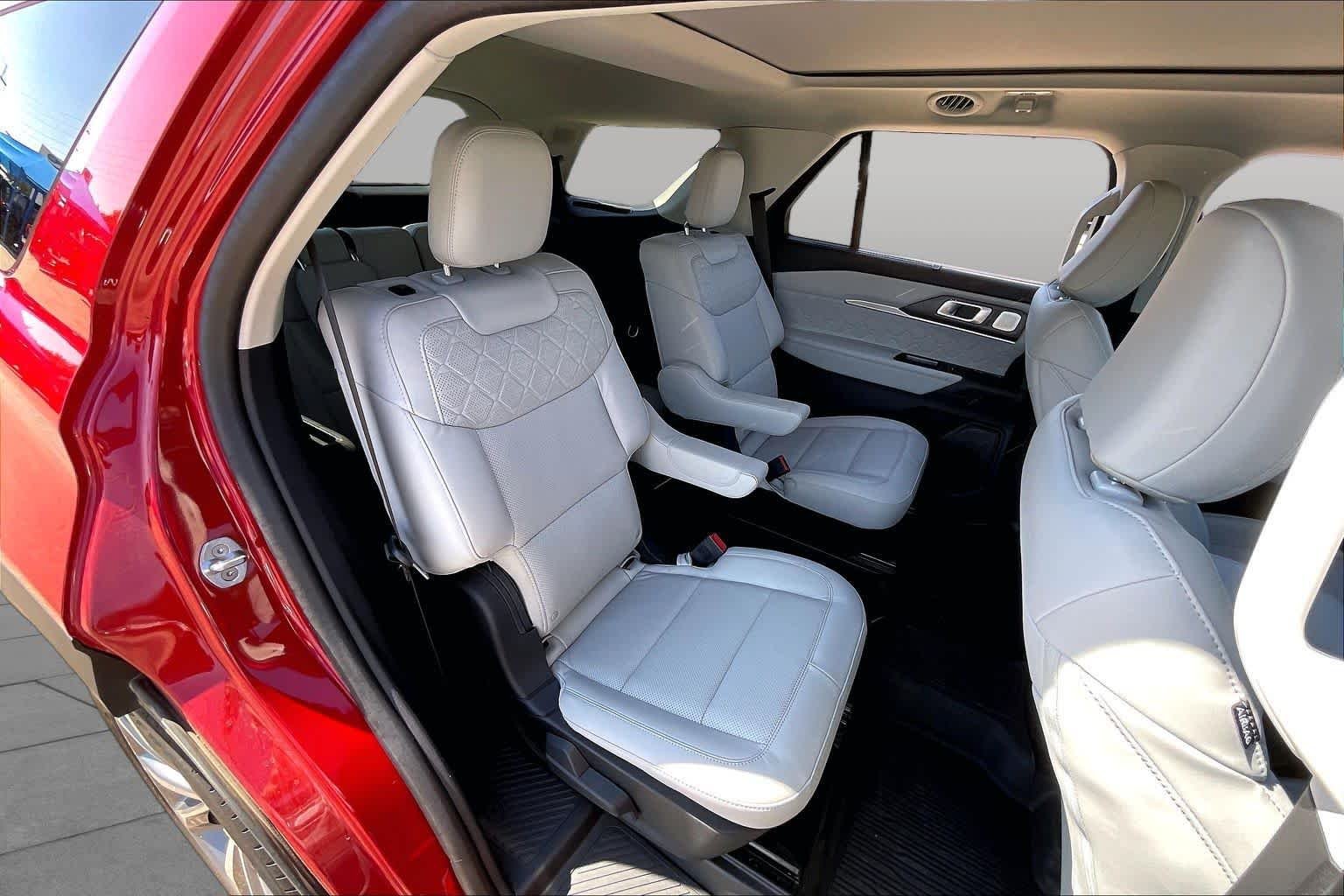 Used 2025 Rapid Red Metallic Tinted Clearcoat Ford Platinum image 20