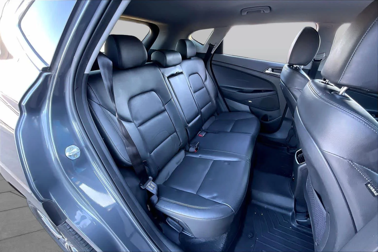Used 2019 Coliseum Gray Hyundai Limited image 18