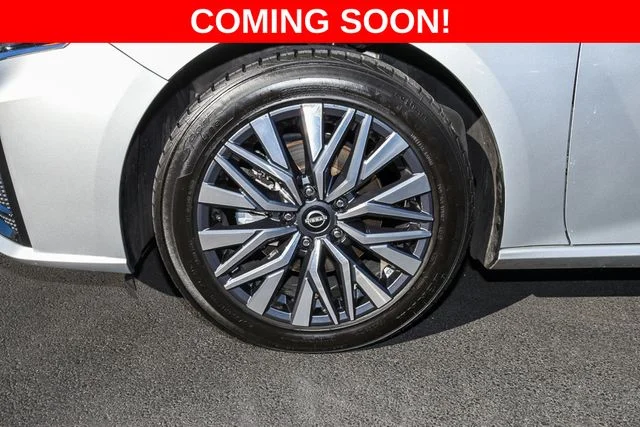 Used 2023 Silver Nissan 2.5 SV image 11