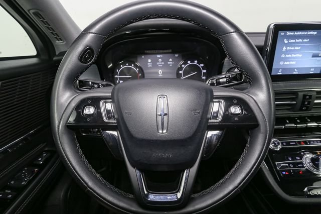 Used 2022 White Lincoln Standard image 28