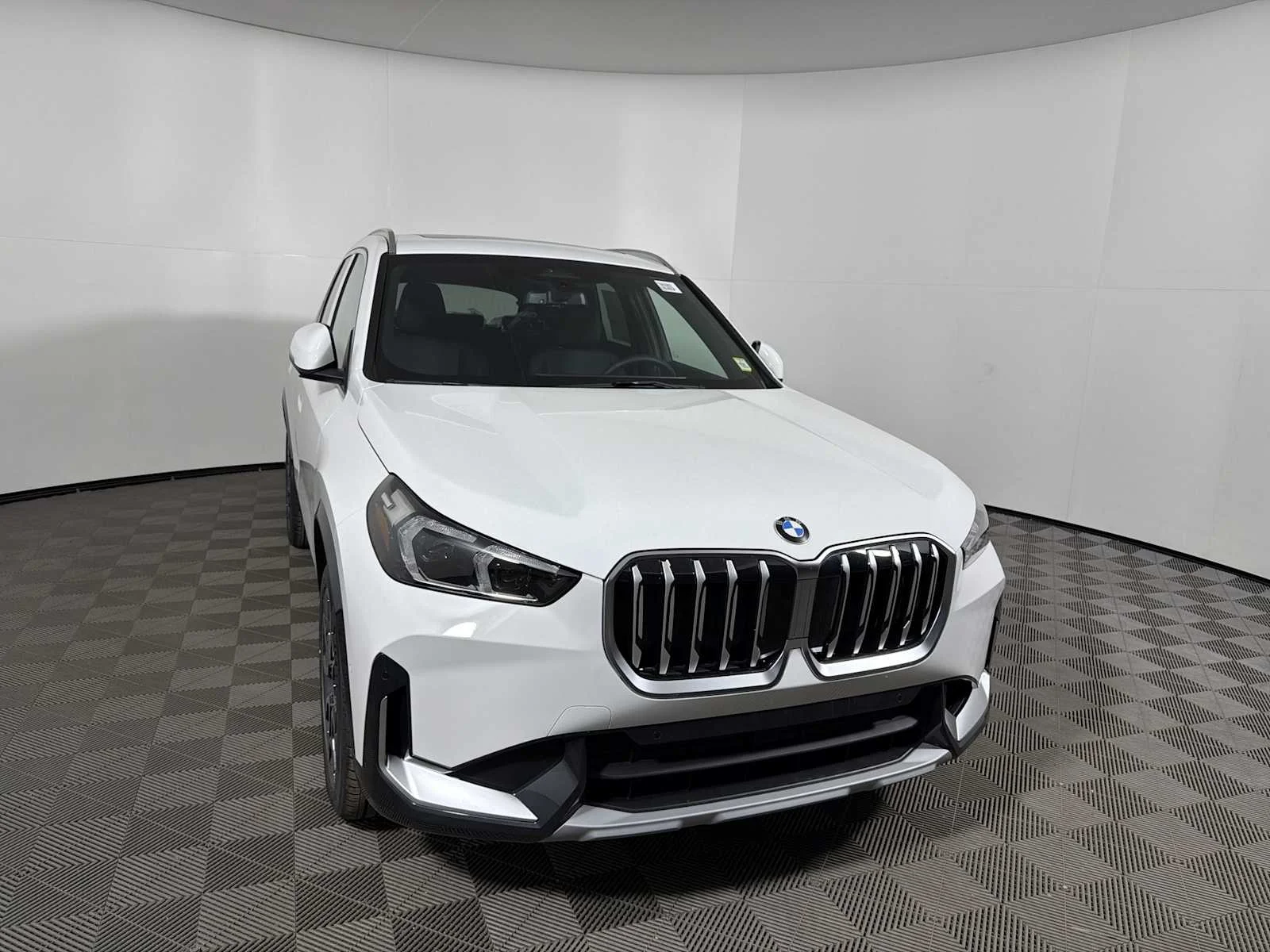 New 2026 Alpine White BMW xDrive28i image 6