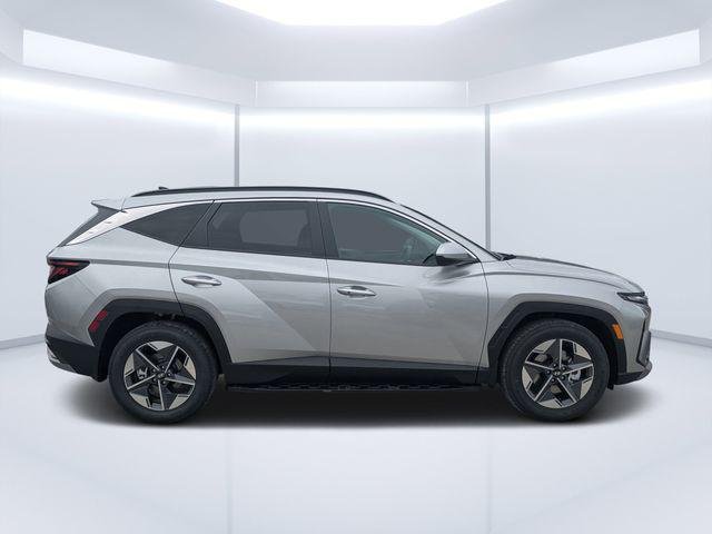 New 2026 Silver Hyundai SEL FWD image 2