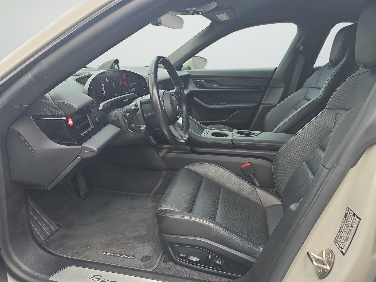 Used 2021  Porsche 4S image 21