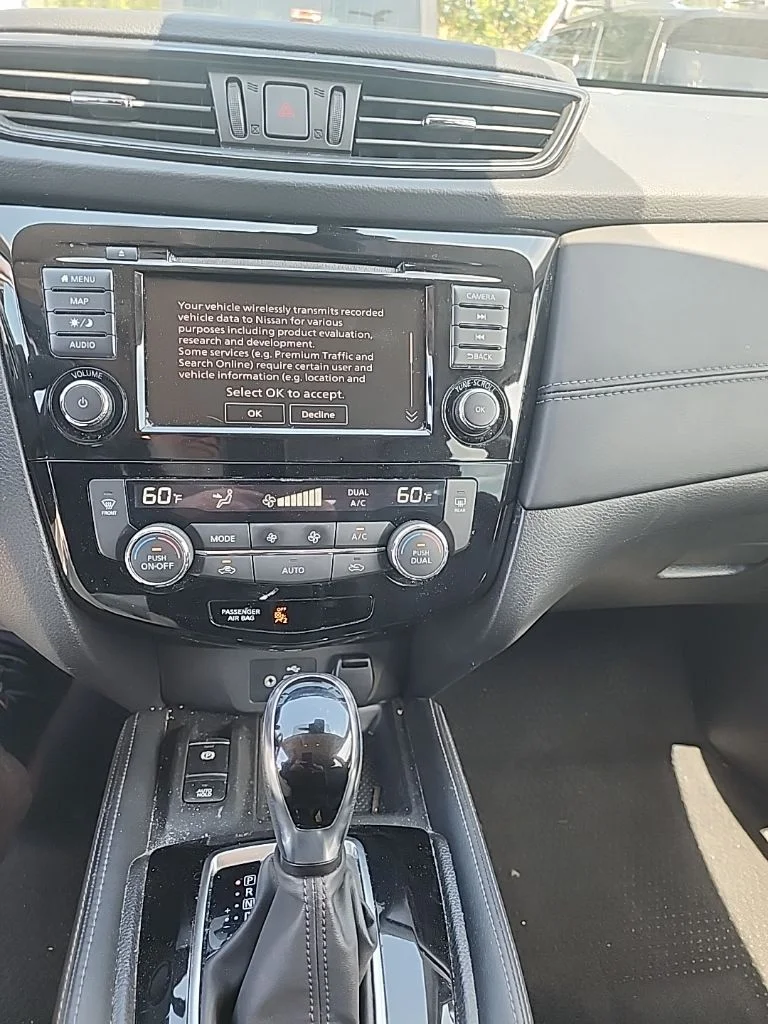 Used 2018 Gray Nissan SL image 13