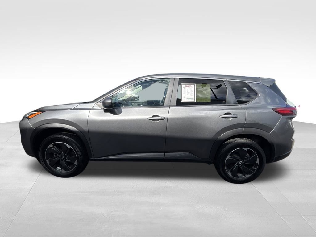 Used 2024 Gray Nissan SV image 2