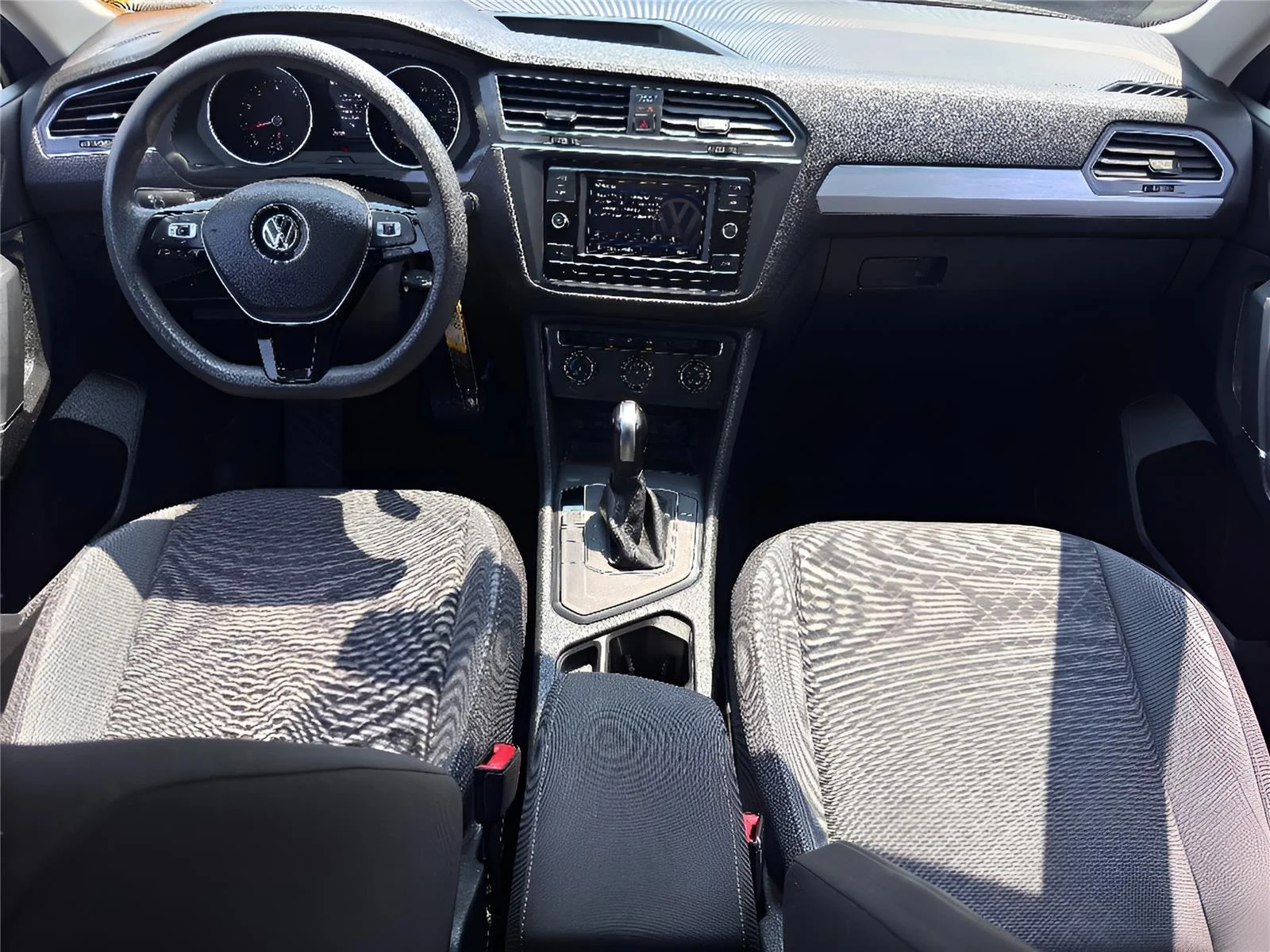Used 2020 Pyrite Silver Metallic Volkswagen S image 21