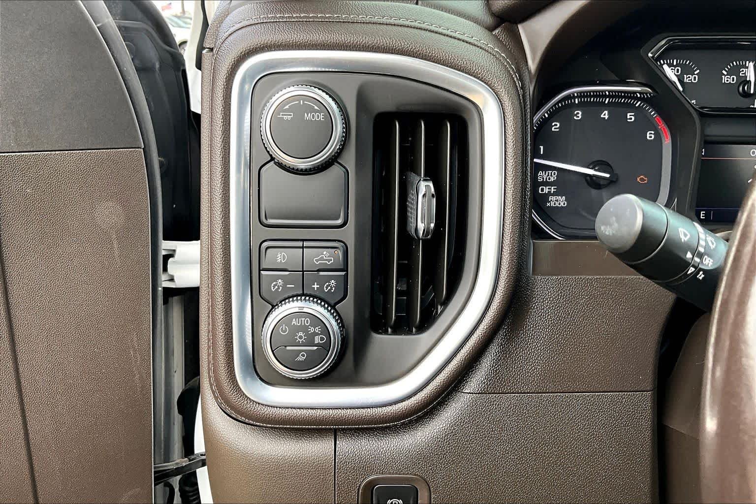 Used 2020 White Frost Tricoat GMC SLT image 36