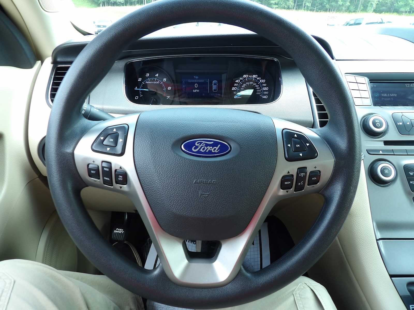 Used 2018 White Gold Metallic Ford SE image 17