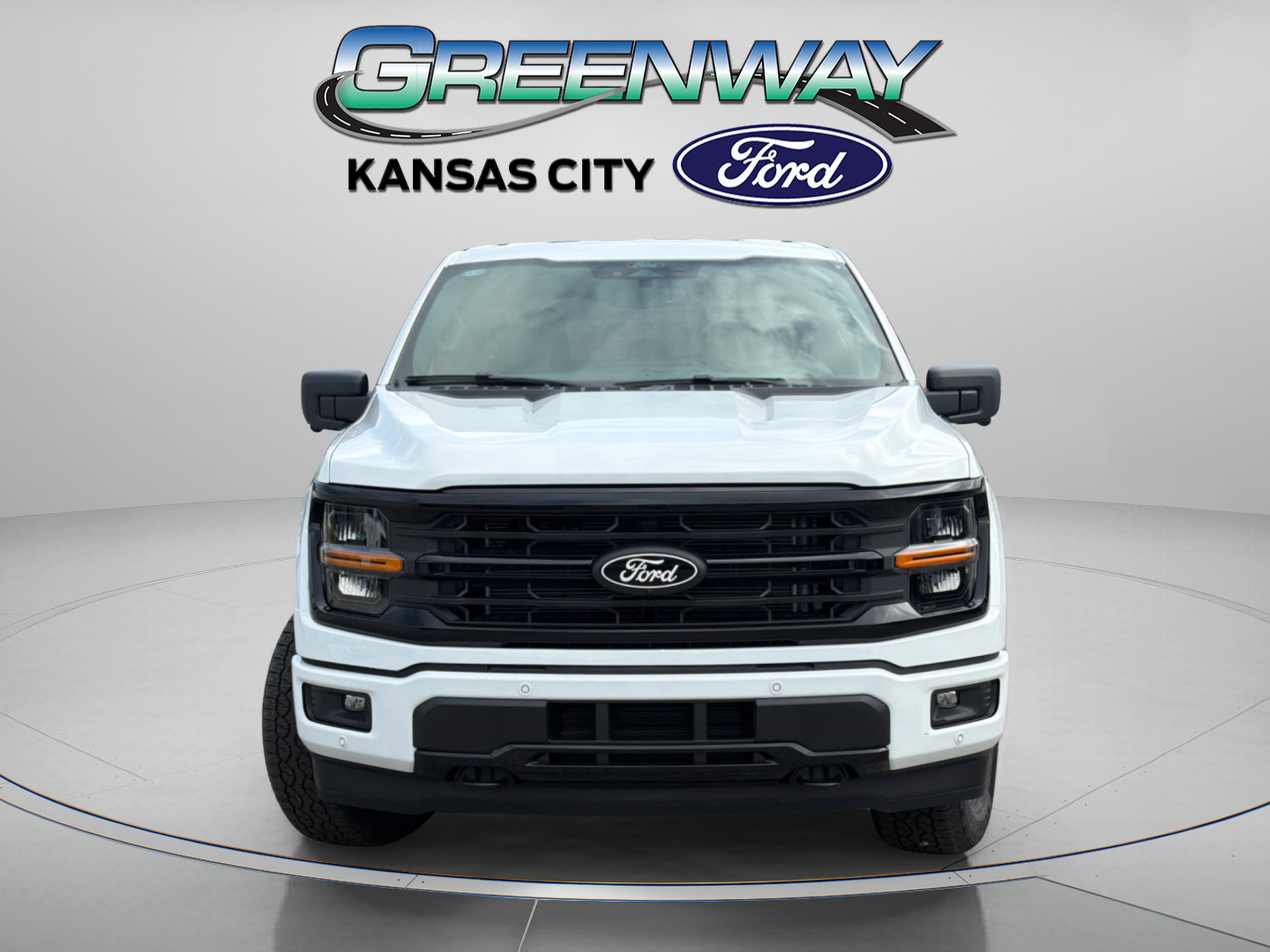 New 2026 Oxford White Ford XLT image 2