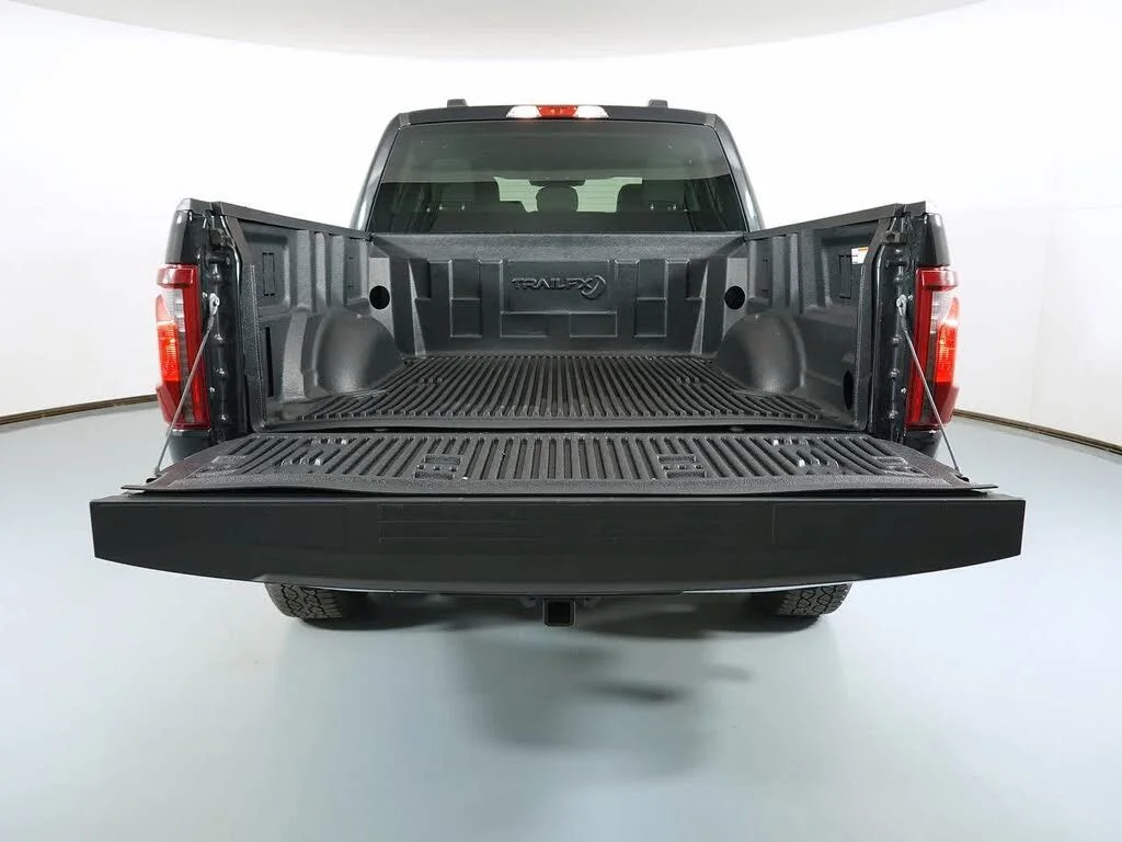 2025 Ford F-150 XLT - Photo 6