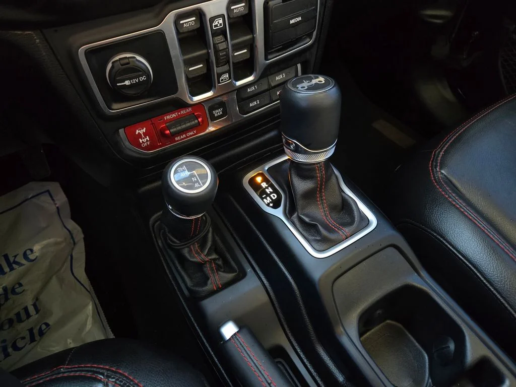 Used 2018 Black Jeep Unlimited Rubicon image 27