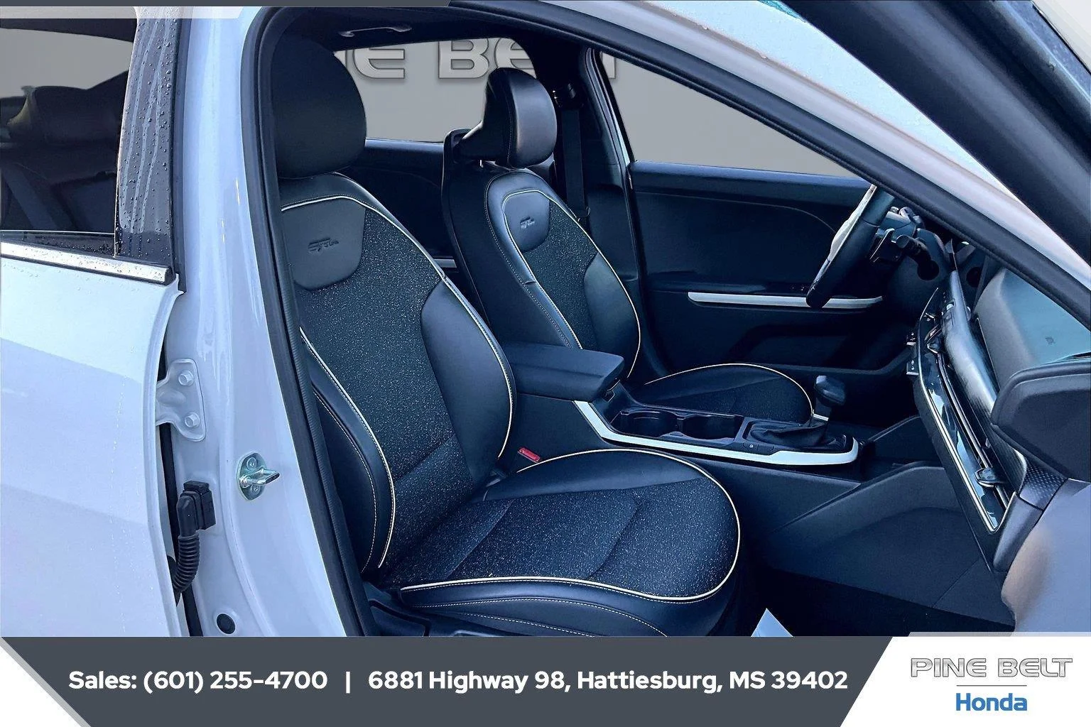 Used 2025 Snow White Pearl Kia GT-Line image 6
