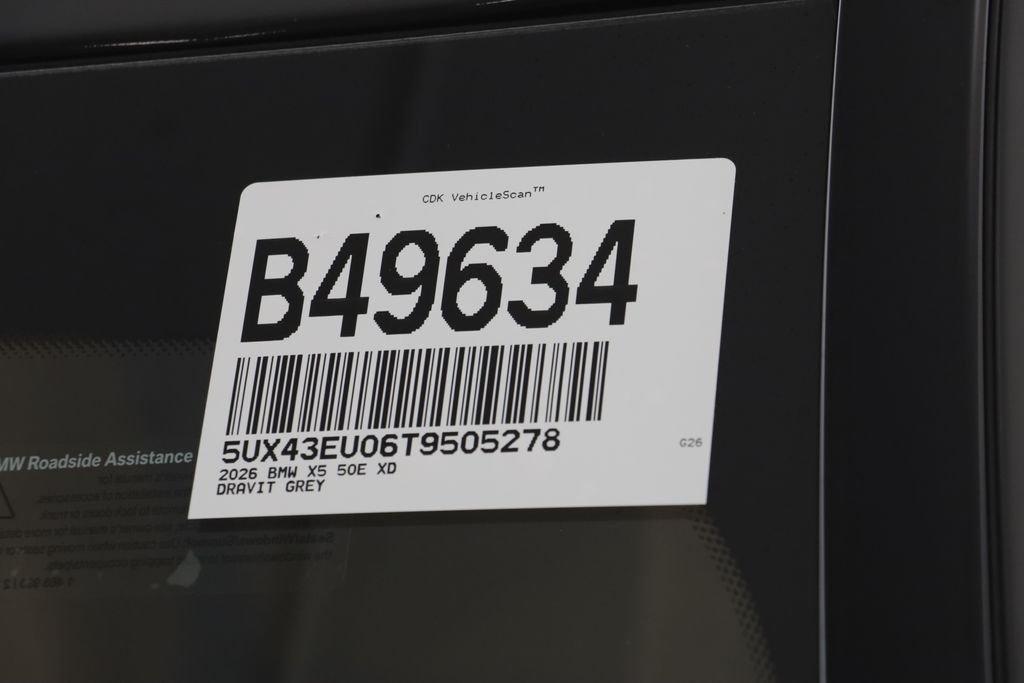 New 2026 Dravit Grey Metallic BMW xDrive50e image 28