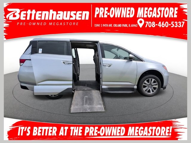 Pre-Owned 2015 Honda Odyssey Touring With Navigation