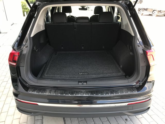 Certified Used 2023 Deep Black Pearl Volkswagen SE image 26
