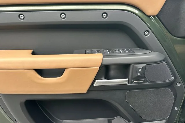 New 2026 Woolstone Green Land Rover S image 10