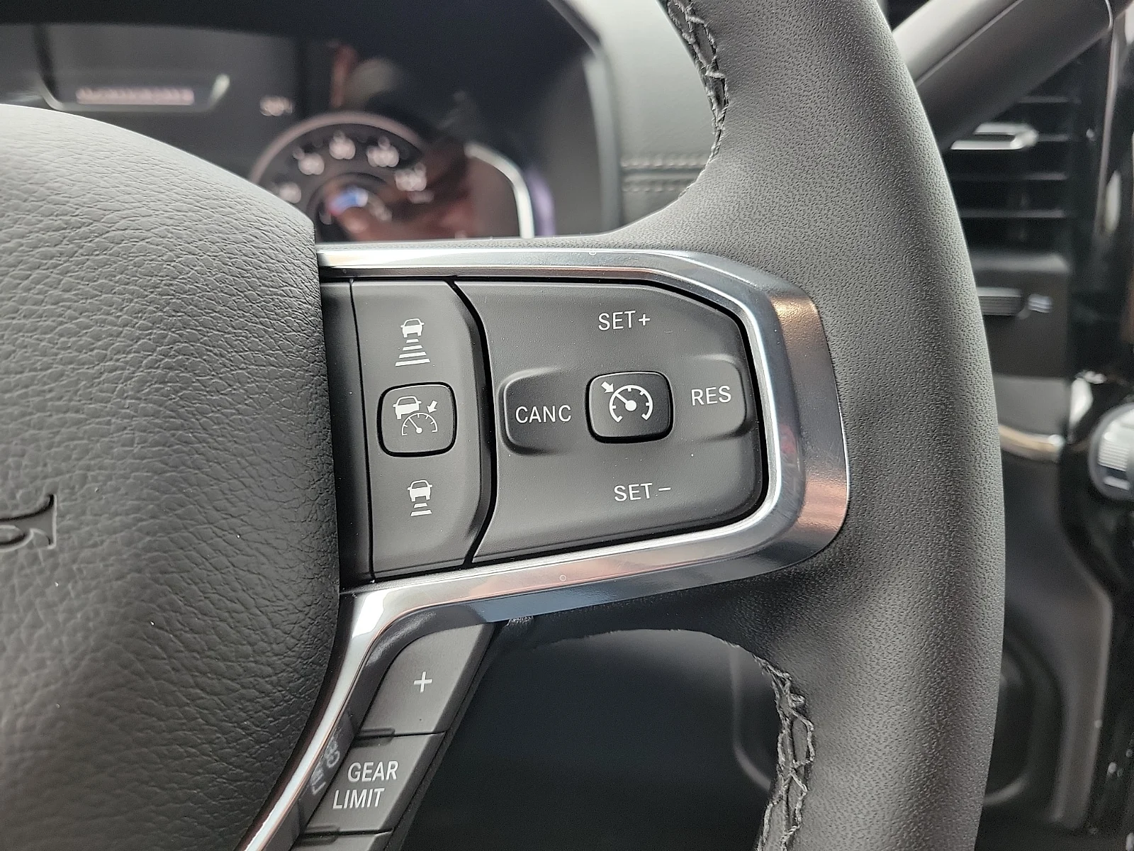 New 2026 PW7 Bright Whit Ram LARAMIE CREW CAB 4X4 8