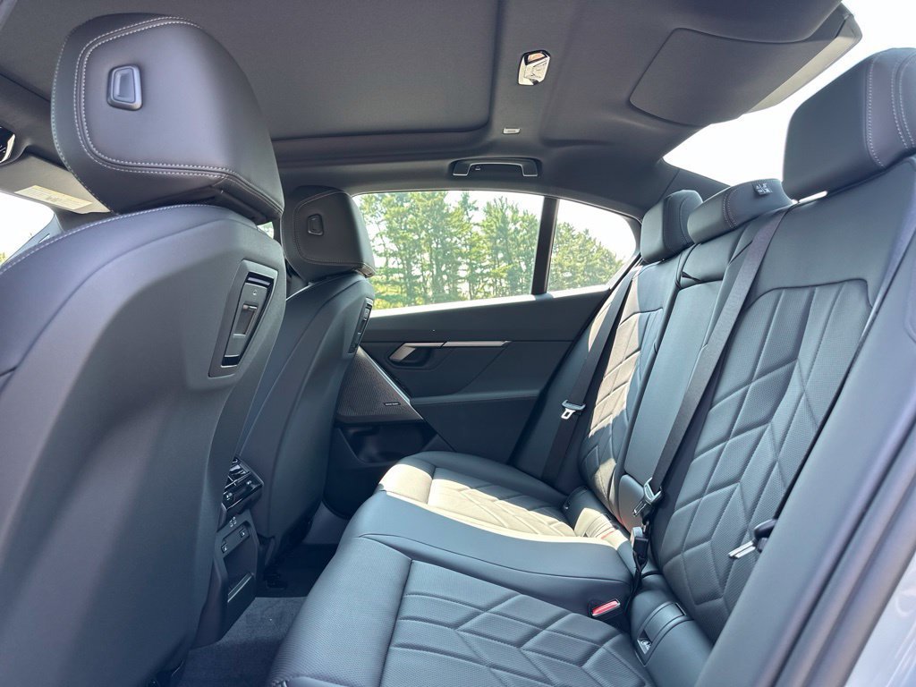 New 2027 Brooklyn Grey Metallic BMW 550e xDrive image 21