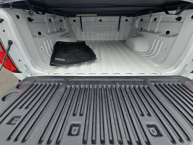 Used 2022 Summit White Chevrolet LT image 28
