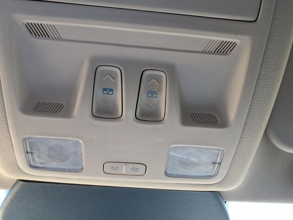 Used 2020 Gray Ford SEL image 25