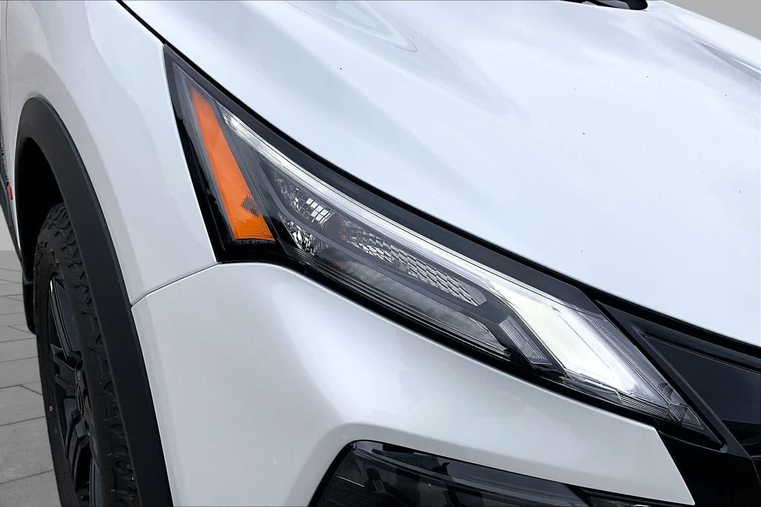 New 2026 Everest White Pearl TriCoat Nissan Rock Creek image 18