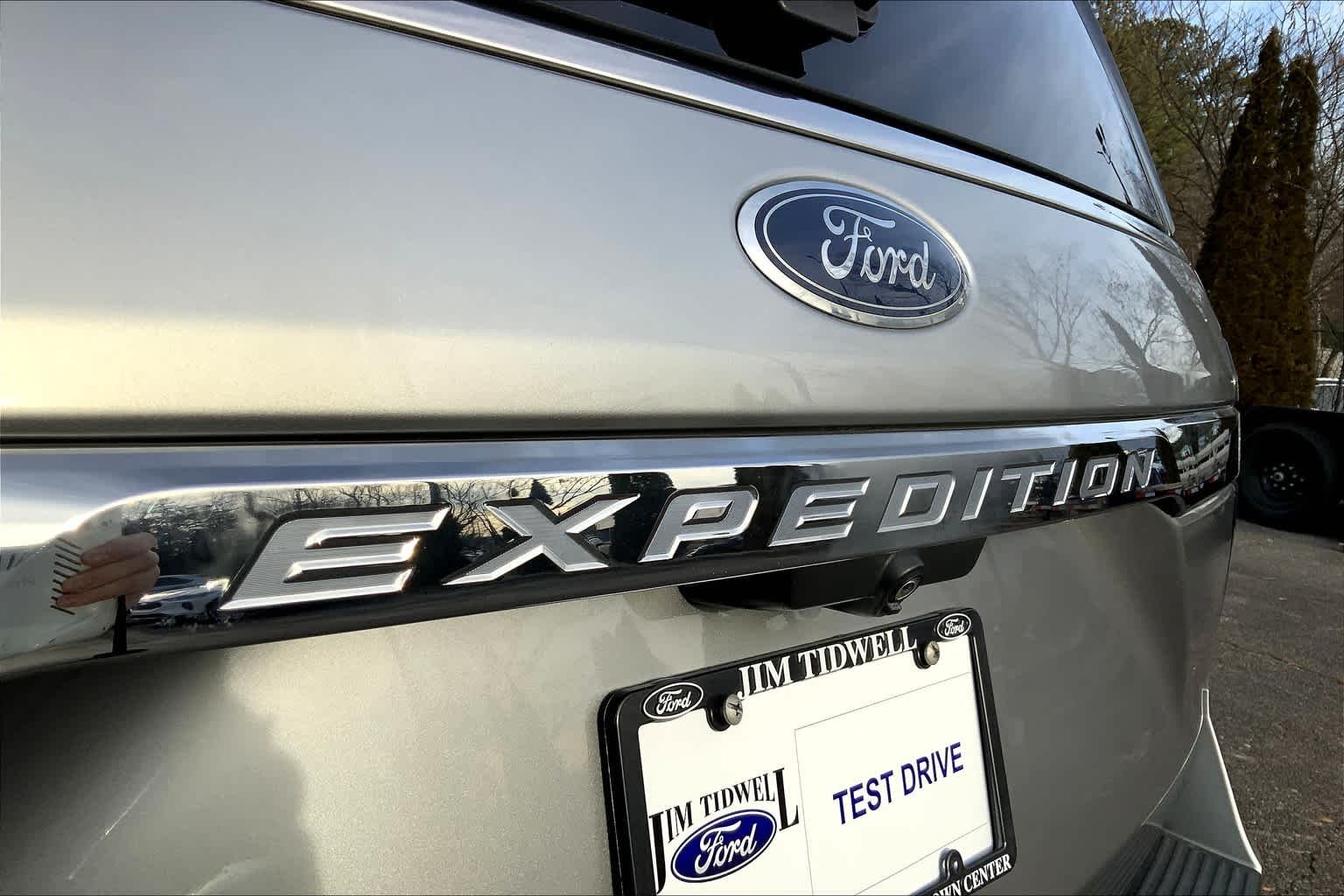 Used 2021 Iconic Silver Ford Limited image 31