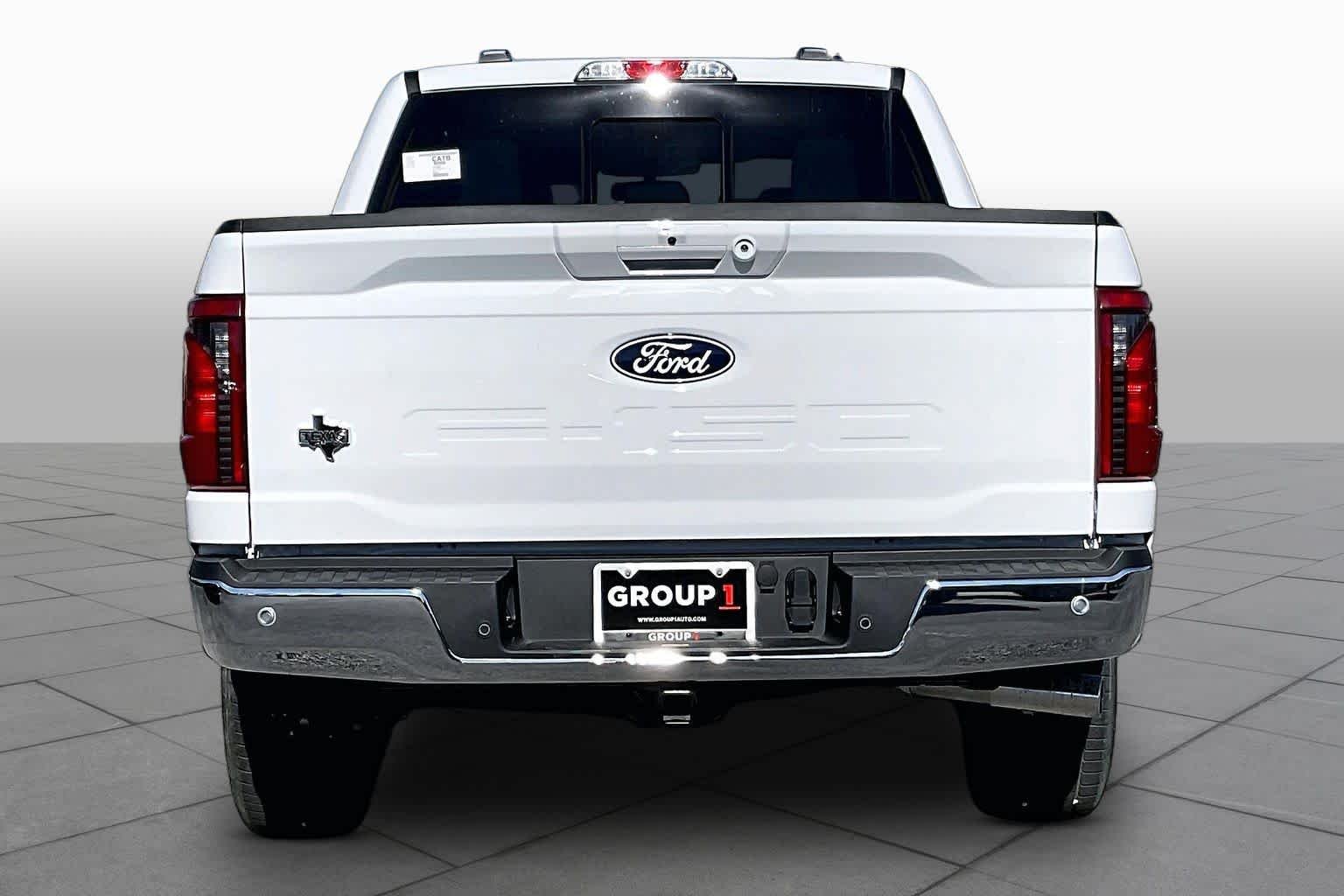 New 2026 Oxford White Ford XLT image 4