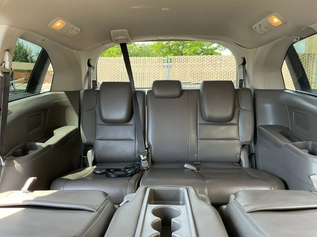 Used 2012 Gray Honda EX-L image 27