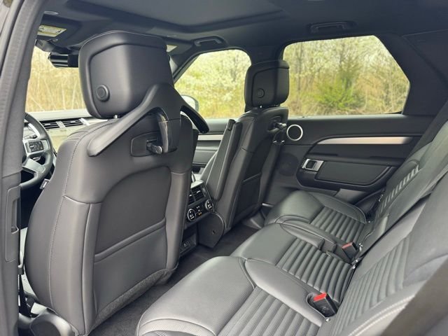 New 2026 Santorini Black Land Rover Dynamic SE image 13