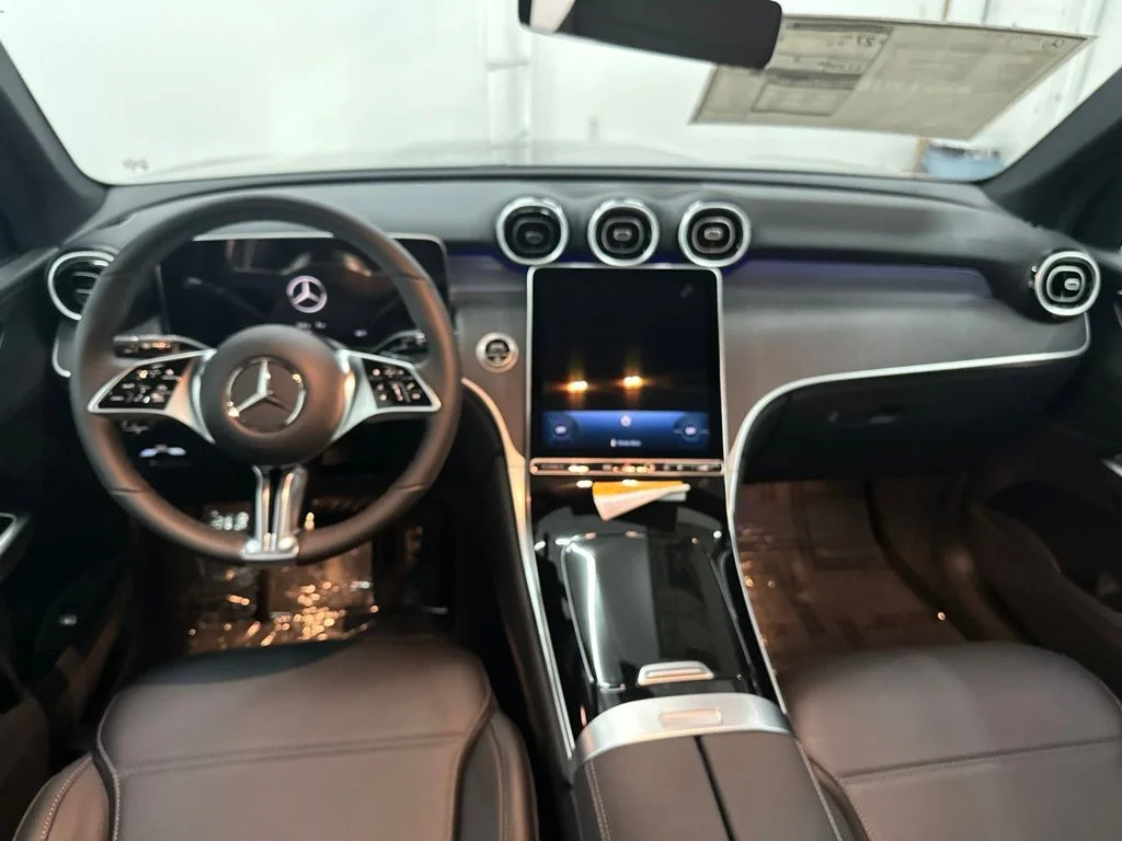 New 2027 Black Mercedes-Benz GLC 300 image 21