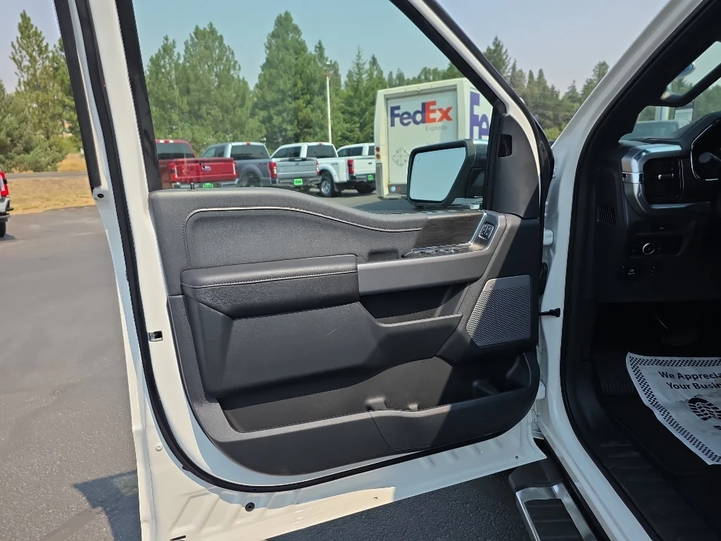 New 2026 Star White Metallic Tri-Coat Ford Lariat® image 13